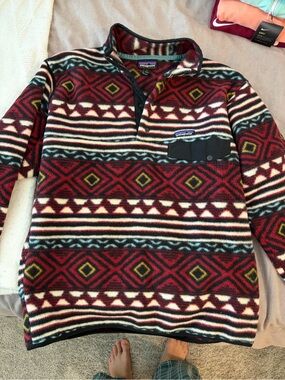 Patagonia Men's Red Geometric Synchilla Snap-T Fleece Pullover